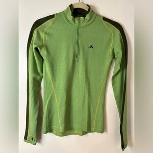 Macpac 3/4 zip Women size8 Merino wool top.